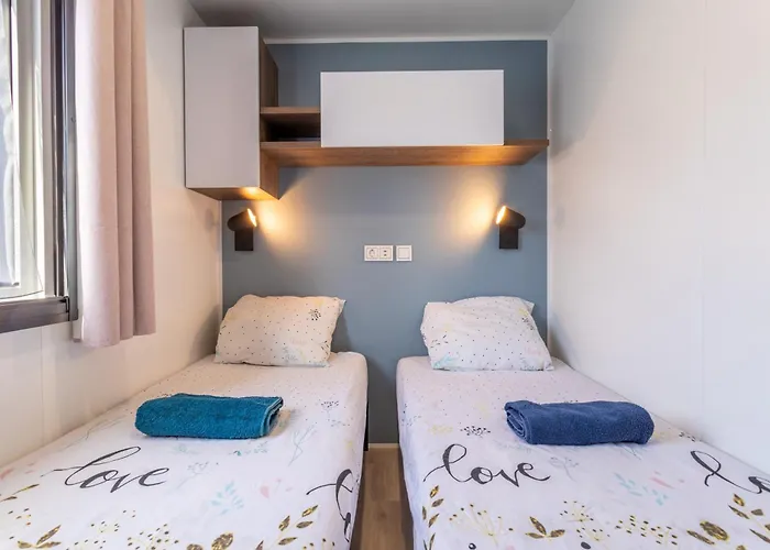 אתר קמפינג Mobilhome Soleia 2023 Mar Estan 4x 4*
